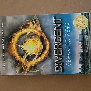 Divergent by Veronica roth